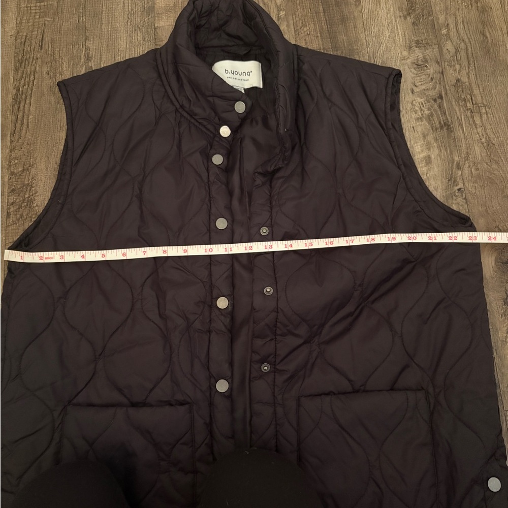 Black Quilted Vest - Picture 5 of 9